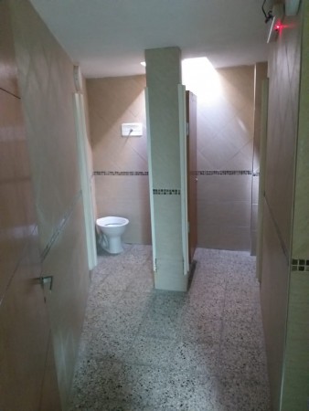 Salón y 3 departamentos en venta