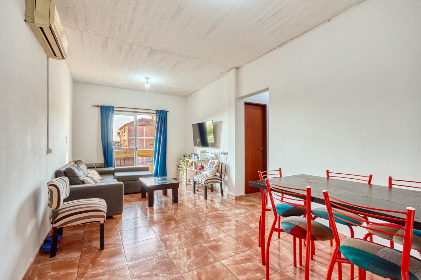 Departamento en venta, 3 amnbientes, 2° piso. Acepta permuta por vehiculo.