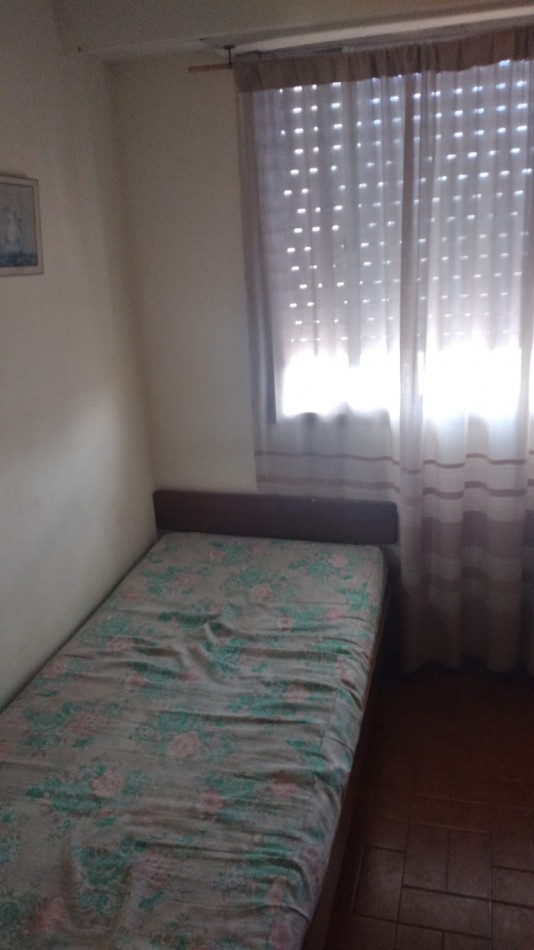 Departamento en venta Santa Teresita, 2 dormitorios, cocina, comedor, baño, terraza, 4° piso.