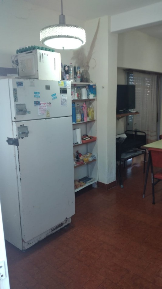 Departamento en venta Santa Teresita, 2 dormitorios, cocina, comedor, baño, terraza, 4° piso.