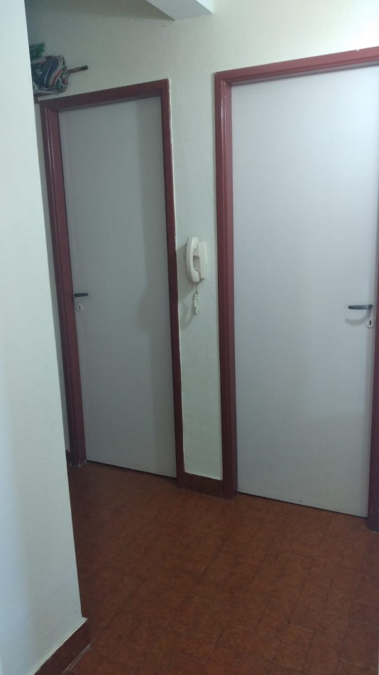 Departamento en venta Santa Teresita, 2 dormitorios, cocina, comedor, baño, terraza, 4° piso.