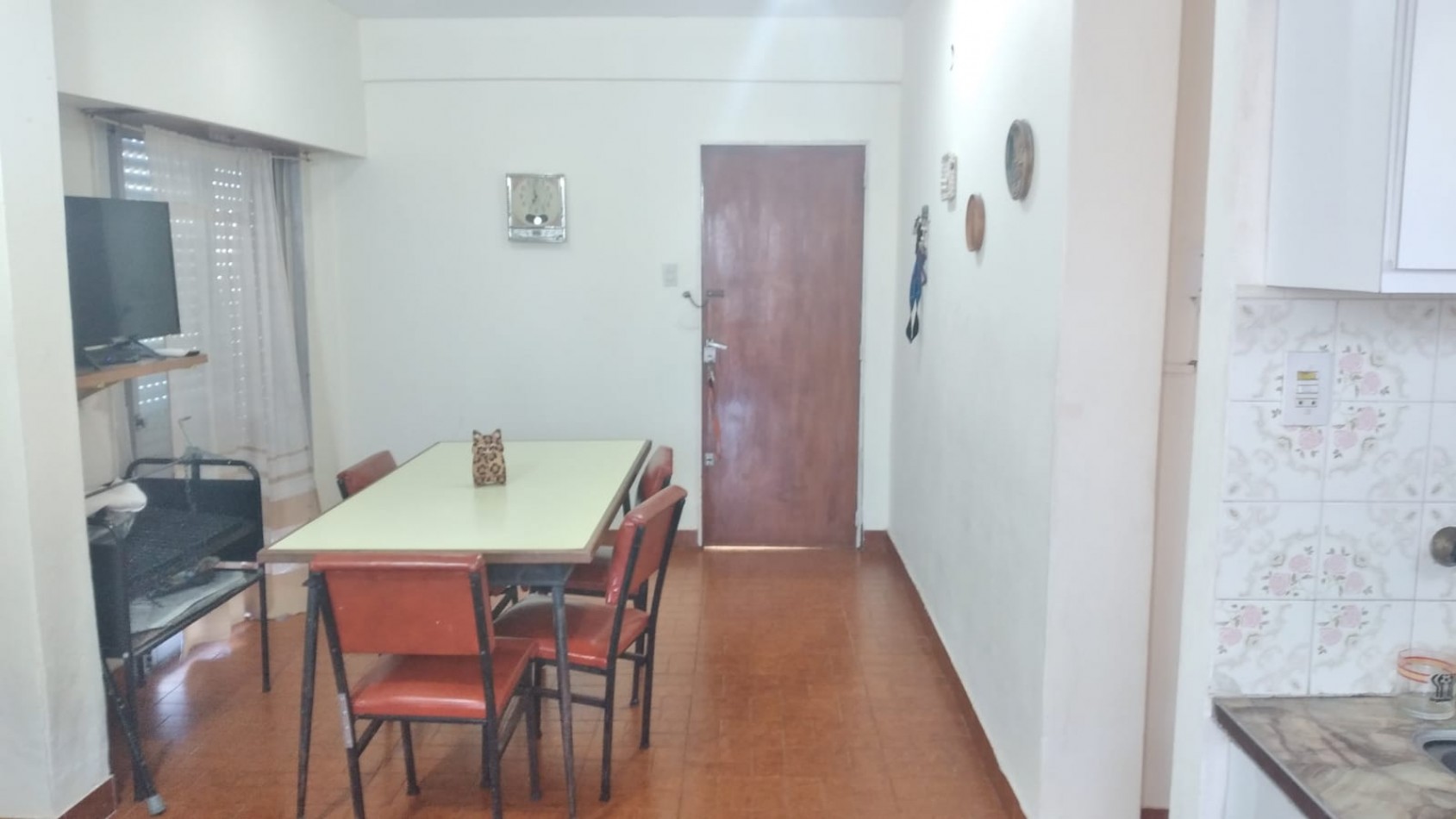 Departamento en venta Santa Teresita, 2 dormitorios, cocina, comedor, baño, terraza, 4° piso.