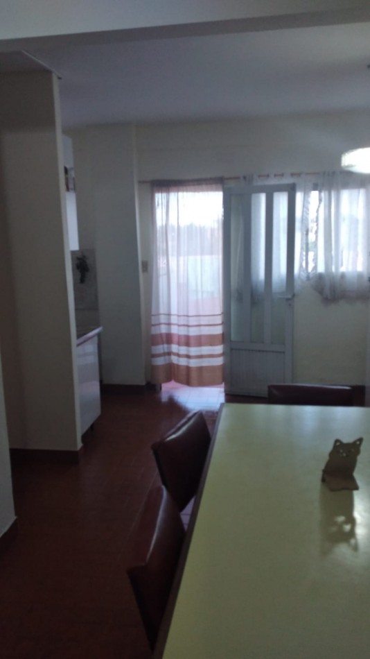 Departamento en venta Santa Teresita, 2 dormitorios, cocina, comedor, baño, terraza, 4° piso.