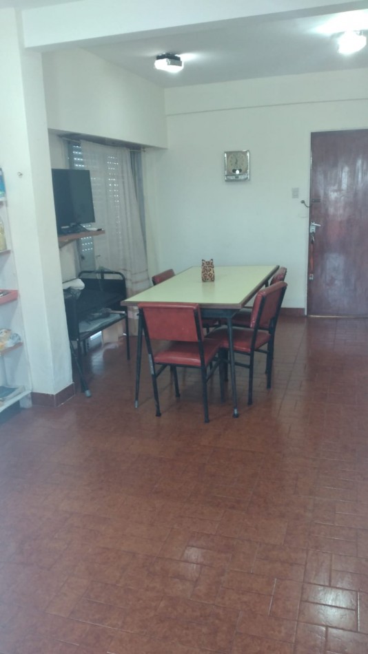 Departamento en venta Santa Teresita, 2 dormitorios, cocina, comedor, baño, terraza, 4° piso.