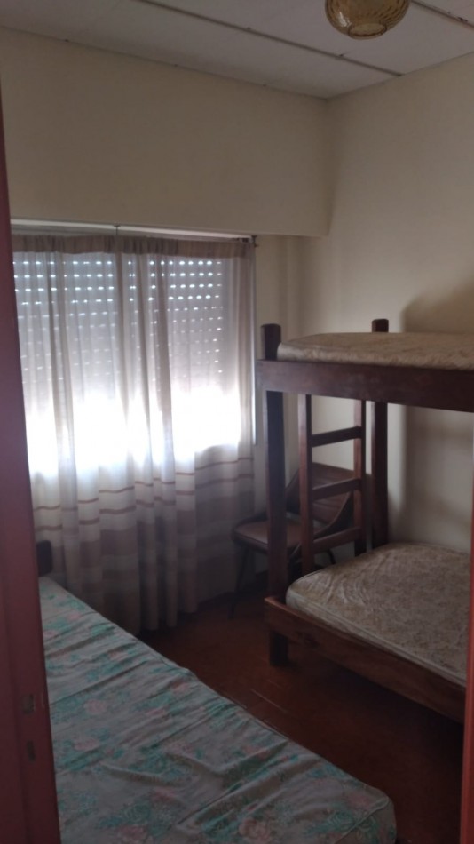 Departamento en venta Santa Teresita, 2 dormitorios, cocina, comedor, baño, terraza, 4° piso.