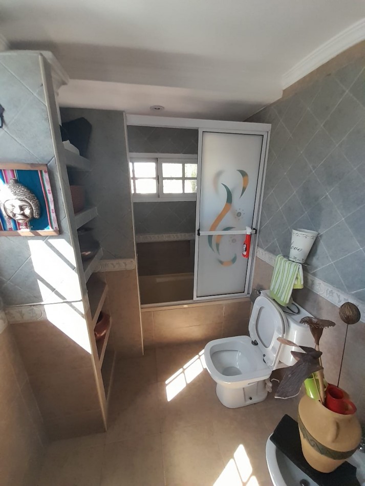 Vivienda multifamiliar sobre lote de 10 x 43,30 mts.