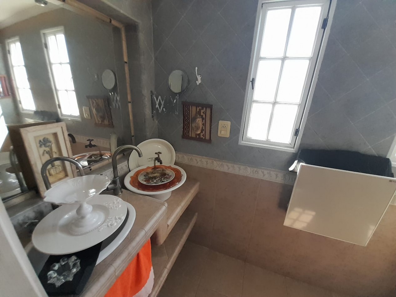 Vivienda multifamiliar sobre lote de 10 x 43,30 mts.