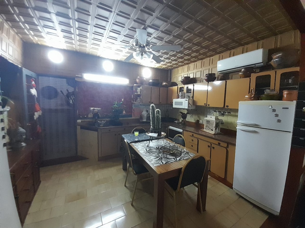 Vivienda multifamiliar sobre lote de 10 x 43,30 mts.