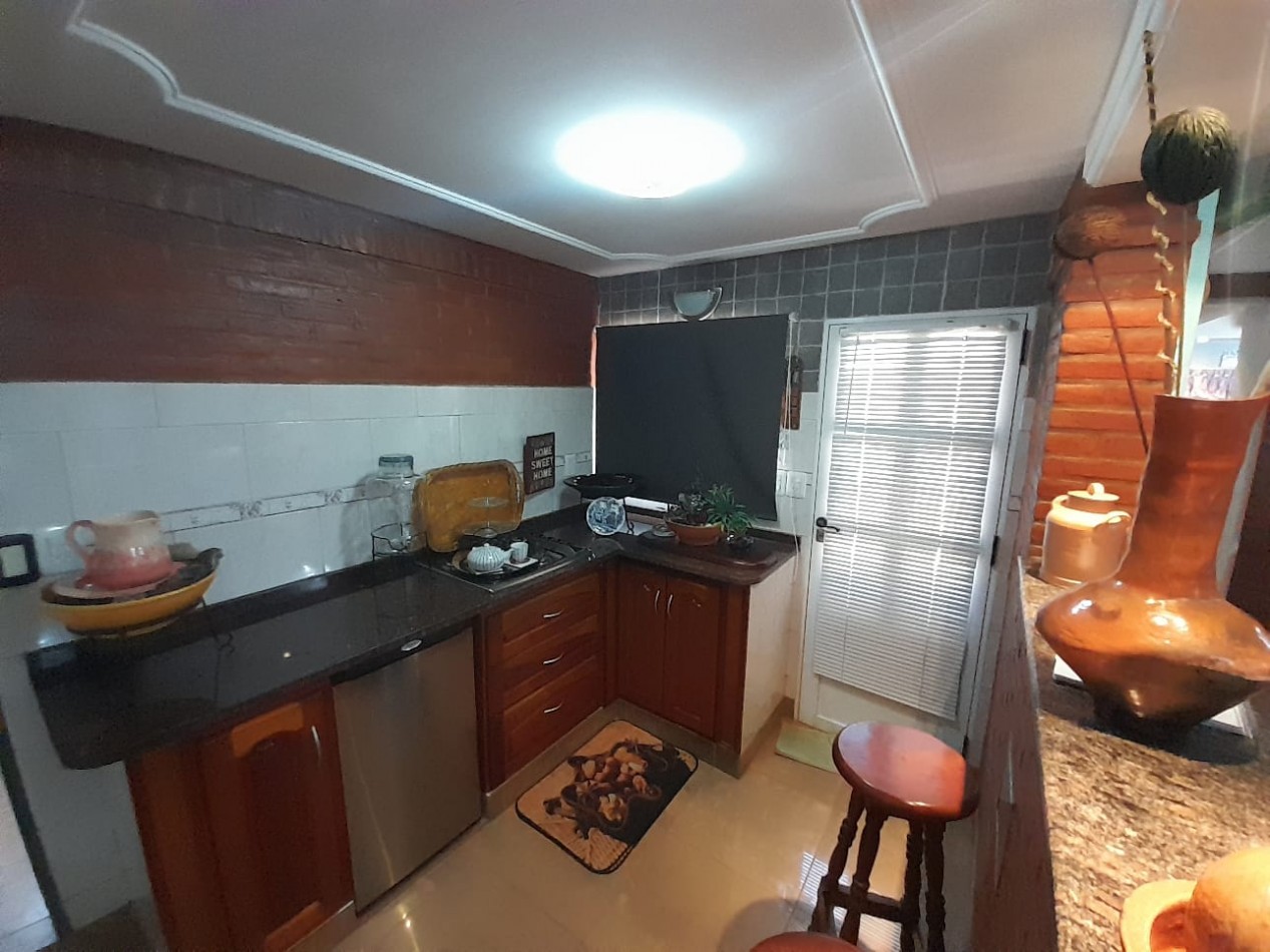Vivienda multifamiliar sobre lote de 10 x 43,30 mts.