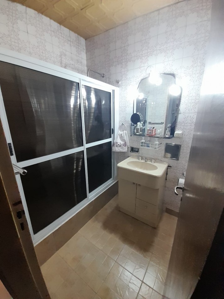 Vivienda multifamiliar sobre lote de 10 x 43,30 mts.