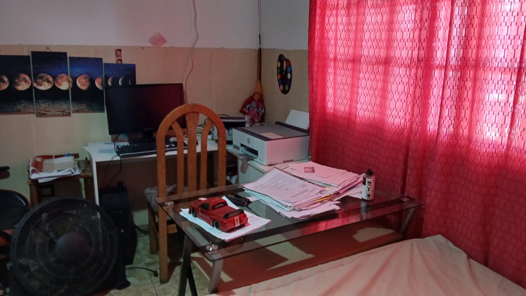 Casa en venta, 3 dormitorios, liv-comedor, cocina, baño, garage, patio y pileta de natacion.