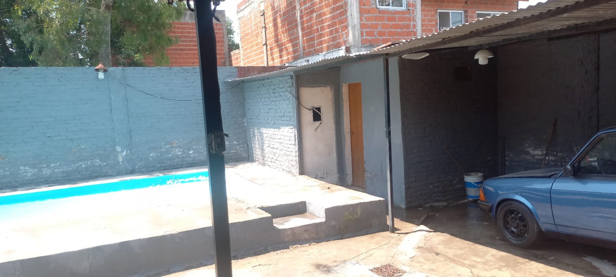 Casa en venta, 3 dormitorios, liv-comedor, cocina, baño, garage, patio y pileta de natacion.
