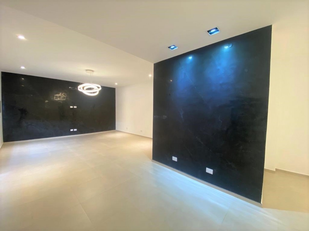 Chalet a estrenar, Ciudad Evita, 1• Seccion 1•. Hermosa propiedad!!