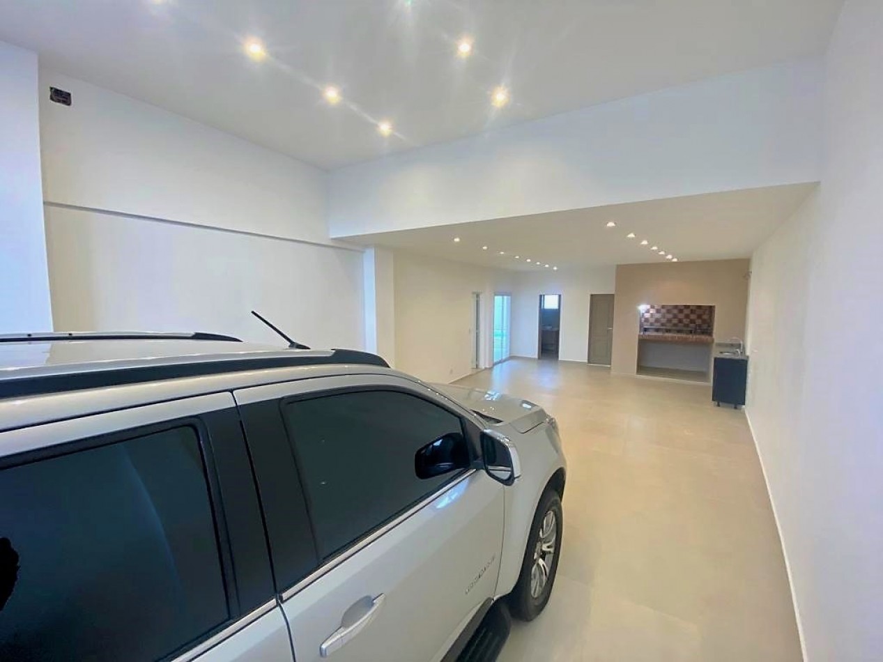 Chalet a estrenar, Ciudad Evita, 1• Seccion 1•. Hermosa propiedad!!