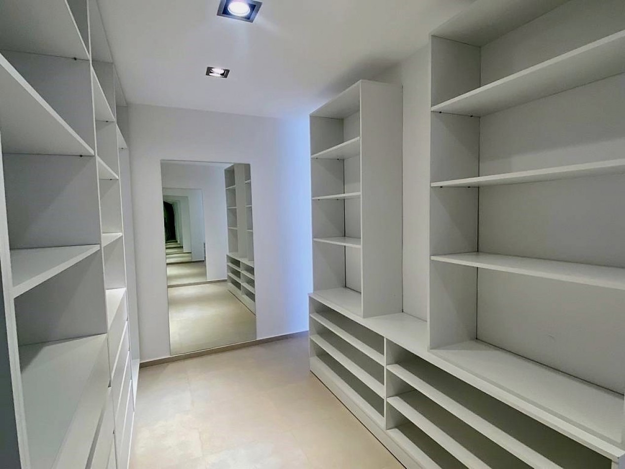 Chalet a estrenar, Ciudad Evita, 1• Seccion 1•. Hermosa propiedad!!