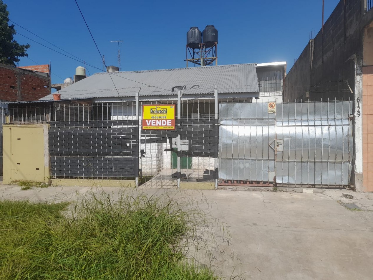 Vivienda multi familiar, Laferrere Centro, tres viviendas sobre lote de 200 m²