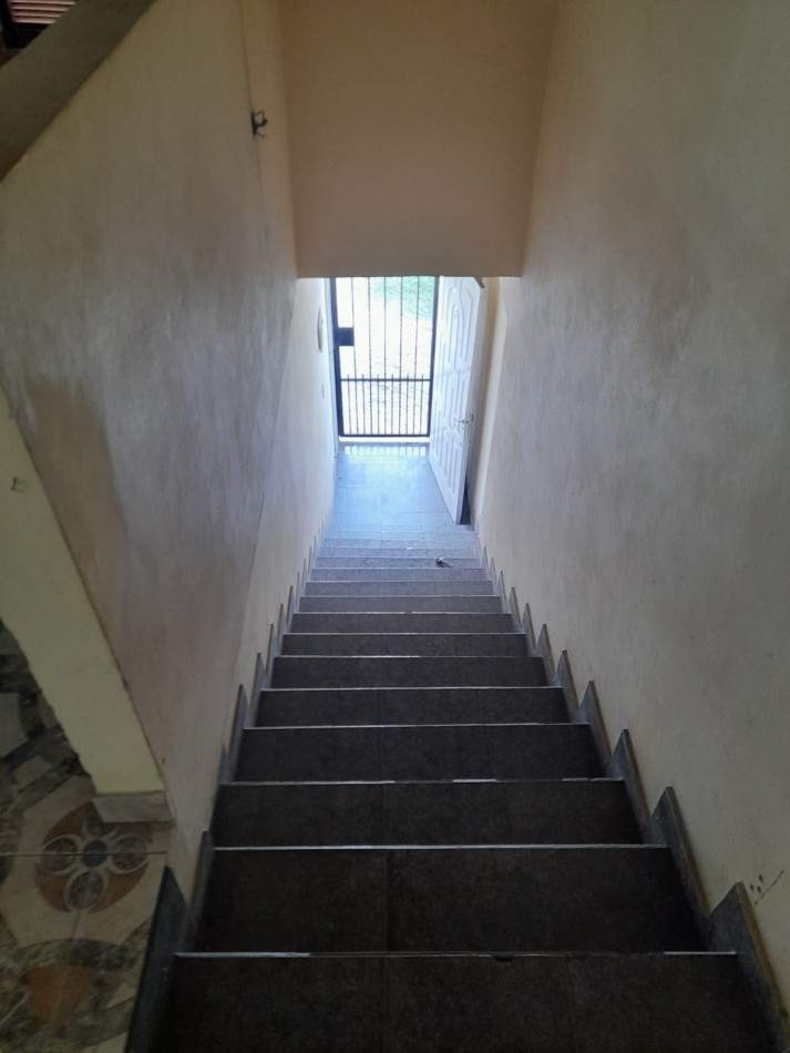 Departamento en alquiler. Laferrere km 24.700, un dormitorio, cocina-comedor y baño.