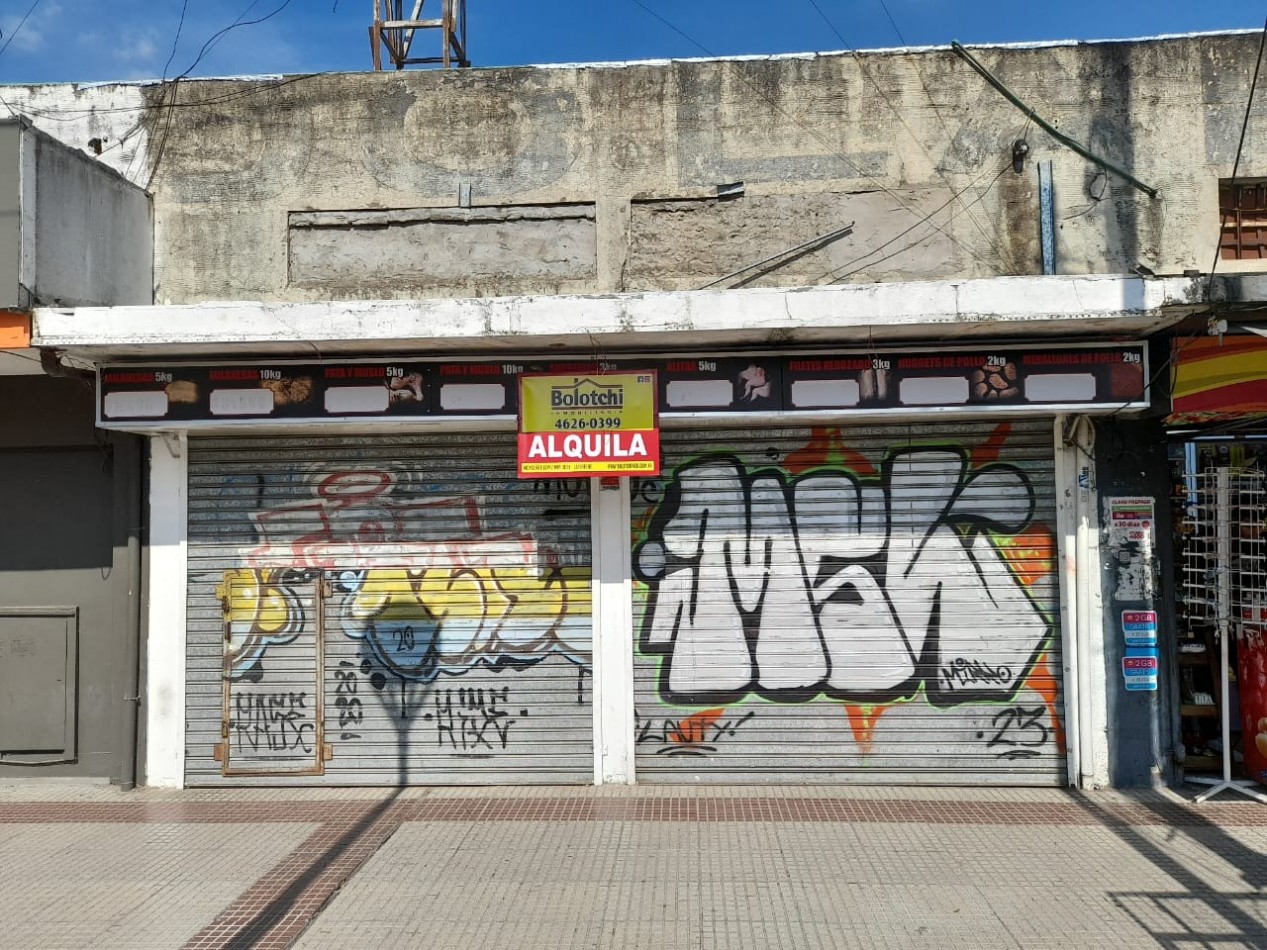 Local en alquiler sobre peatonal. Gregorio de Laferrere.