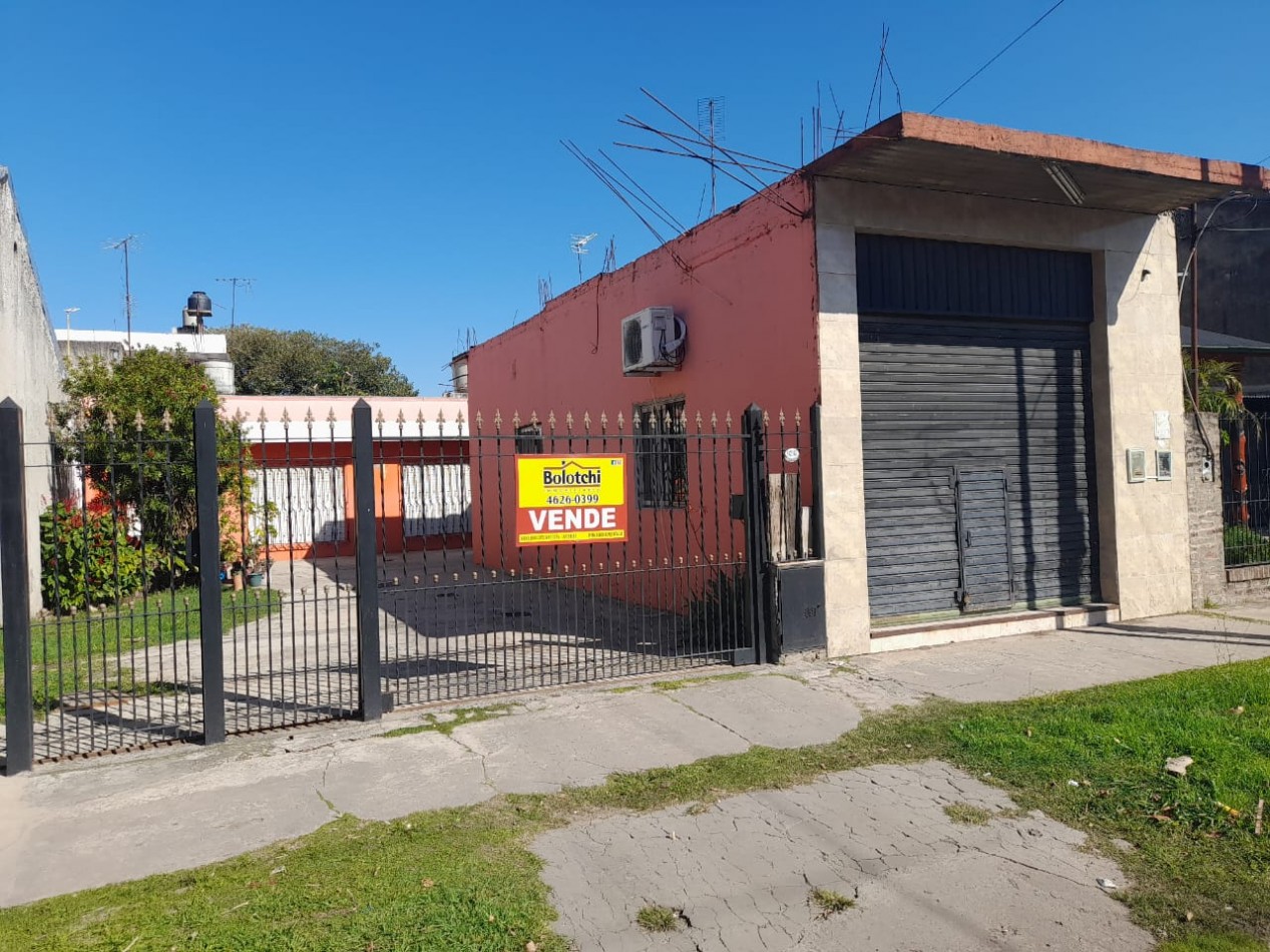 Casa en venta. Gonzalez Catan 