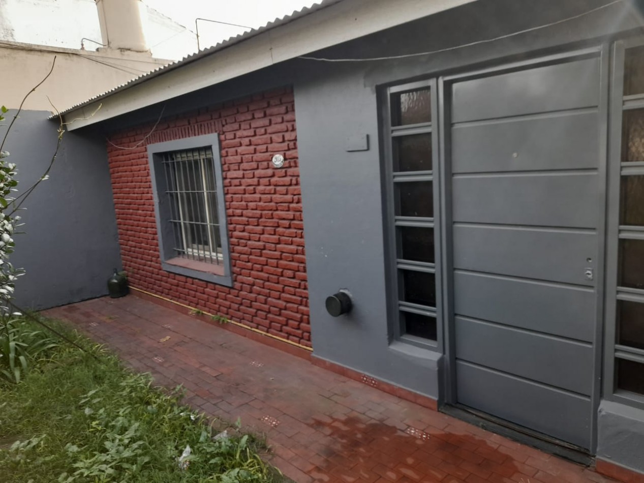 Casa en venta, sobre lote de 203 m2, 2 viviendas en zona ideal explotacion comercial.