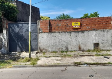 Lote en venta de 237 m2 con porton para entrada de vehiculos (ex cocheras)