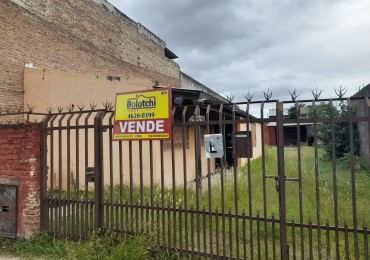 Casa en venta en Gregorio de Laferrere. Lote de 449 m²
