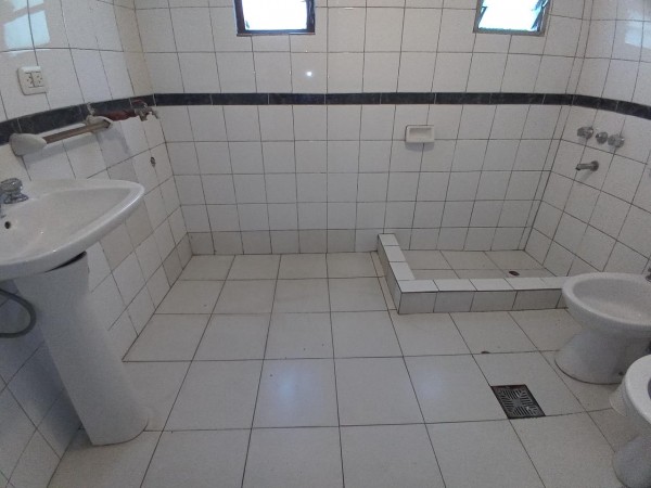 Casa y local en Venta Laferrere