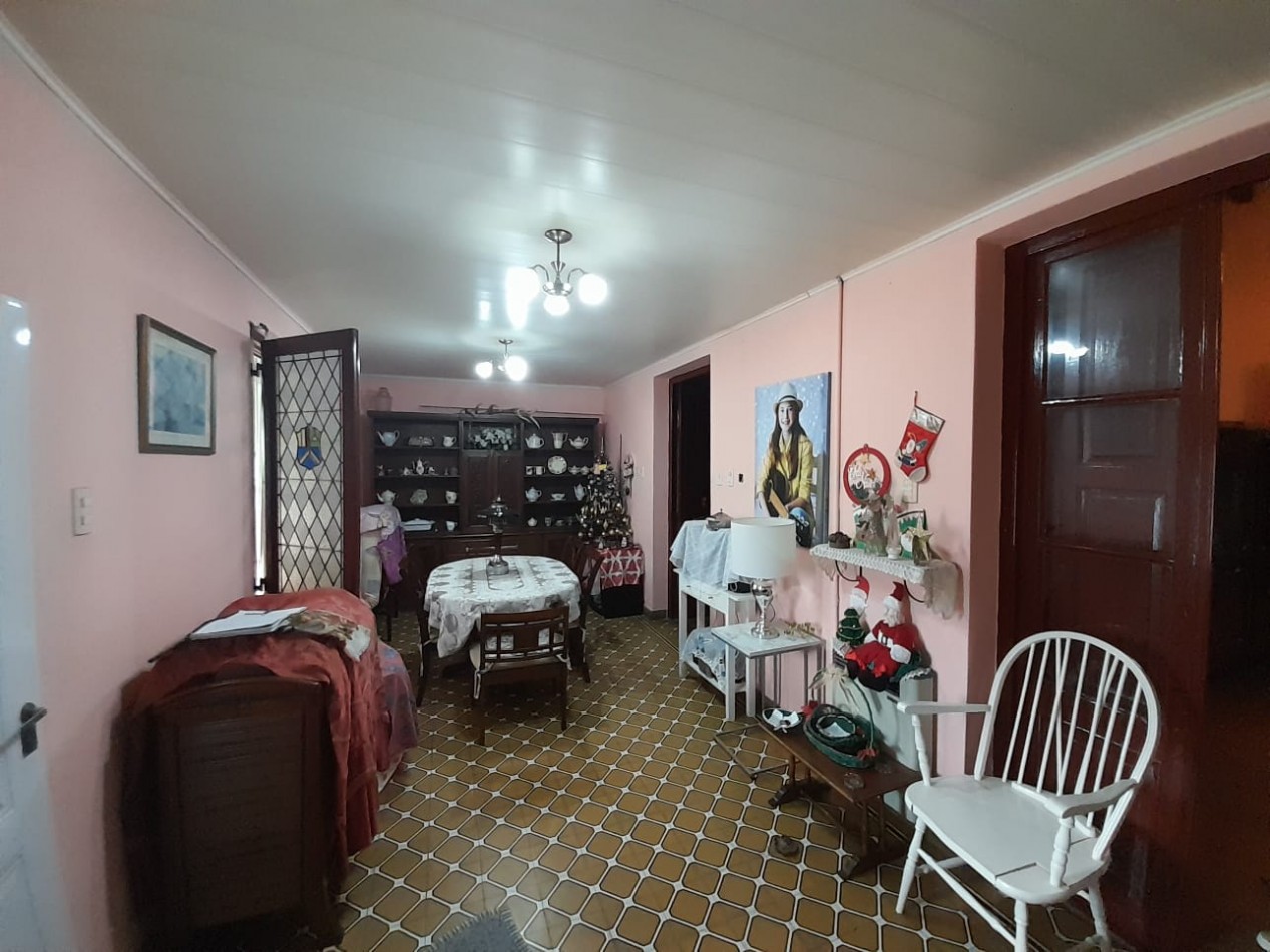 Excelente vivienda, sobre lote de 600 m2 en venta.