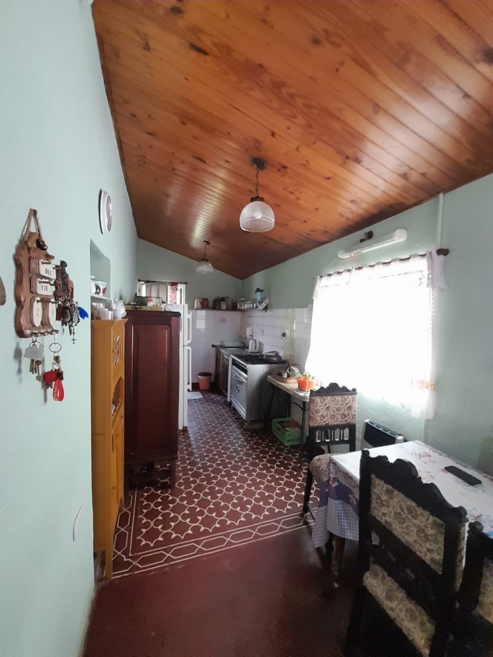 Excelente vivienda, sobre lote de 600 m2 en venta.