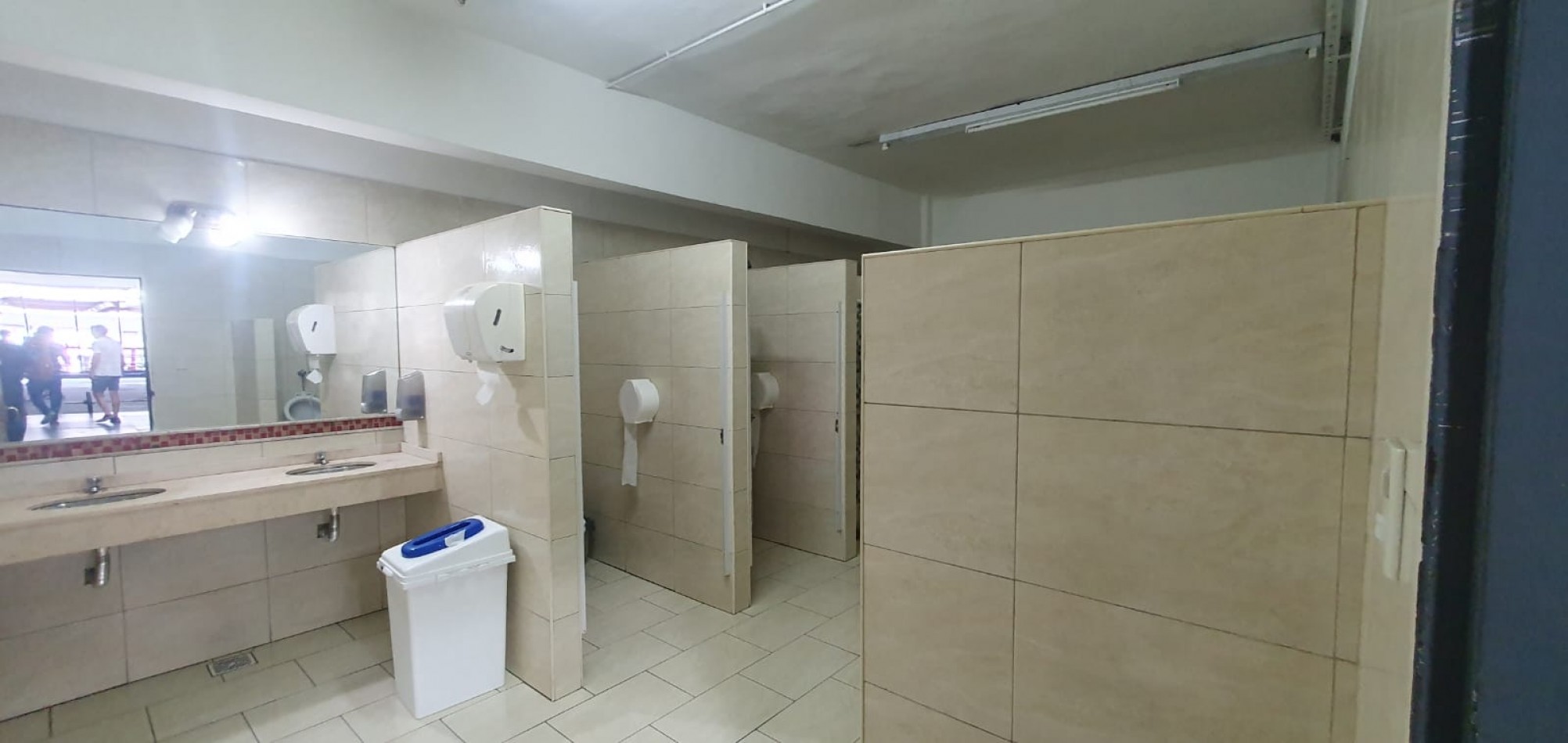 Local en venta. Moron Sur