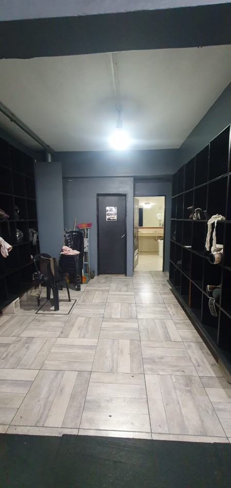 Local en venta. Moron Sur