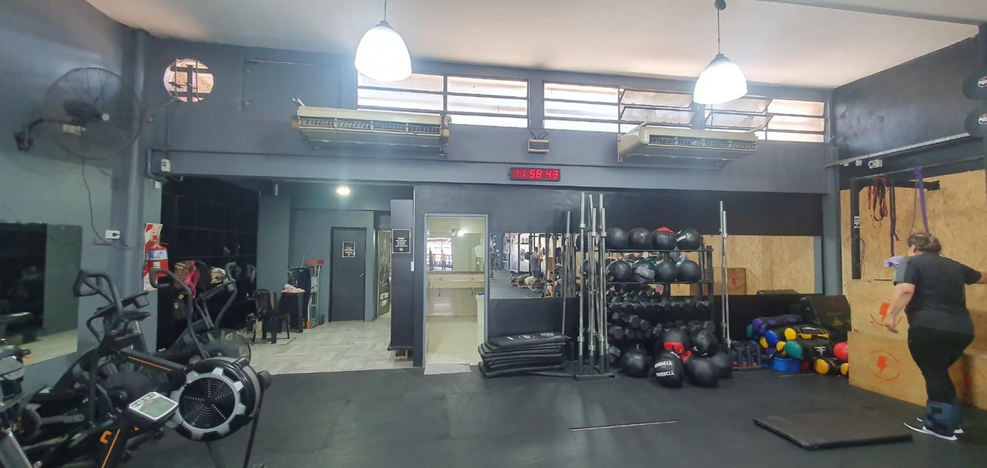 Local en venta. Moron Sur
