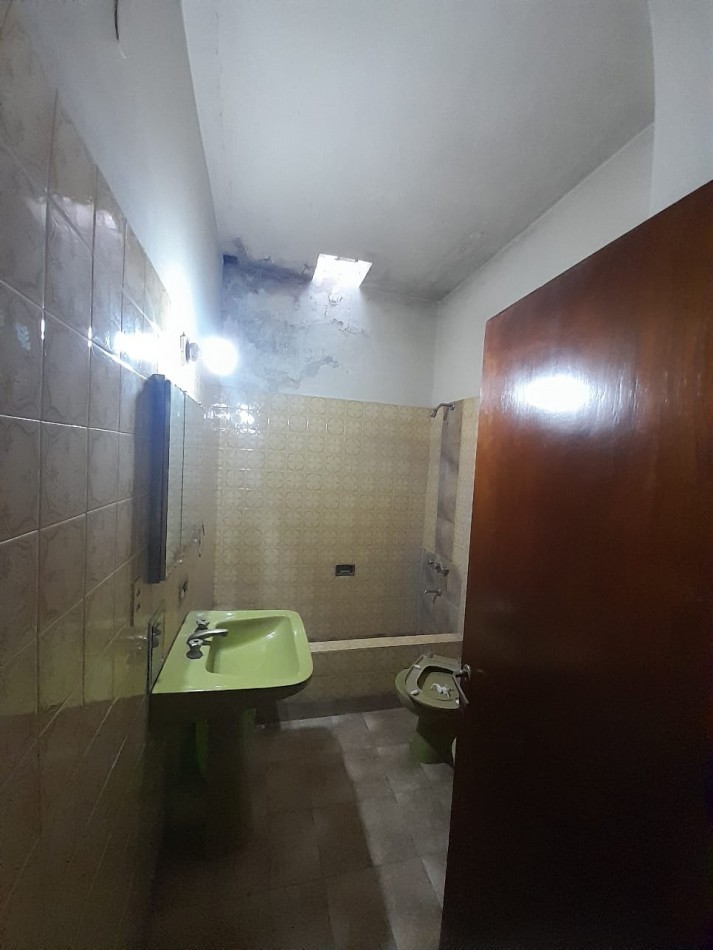 CASA EN VENTA. LAFERRERE CENTRO.