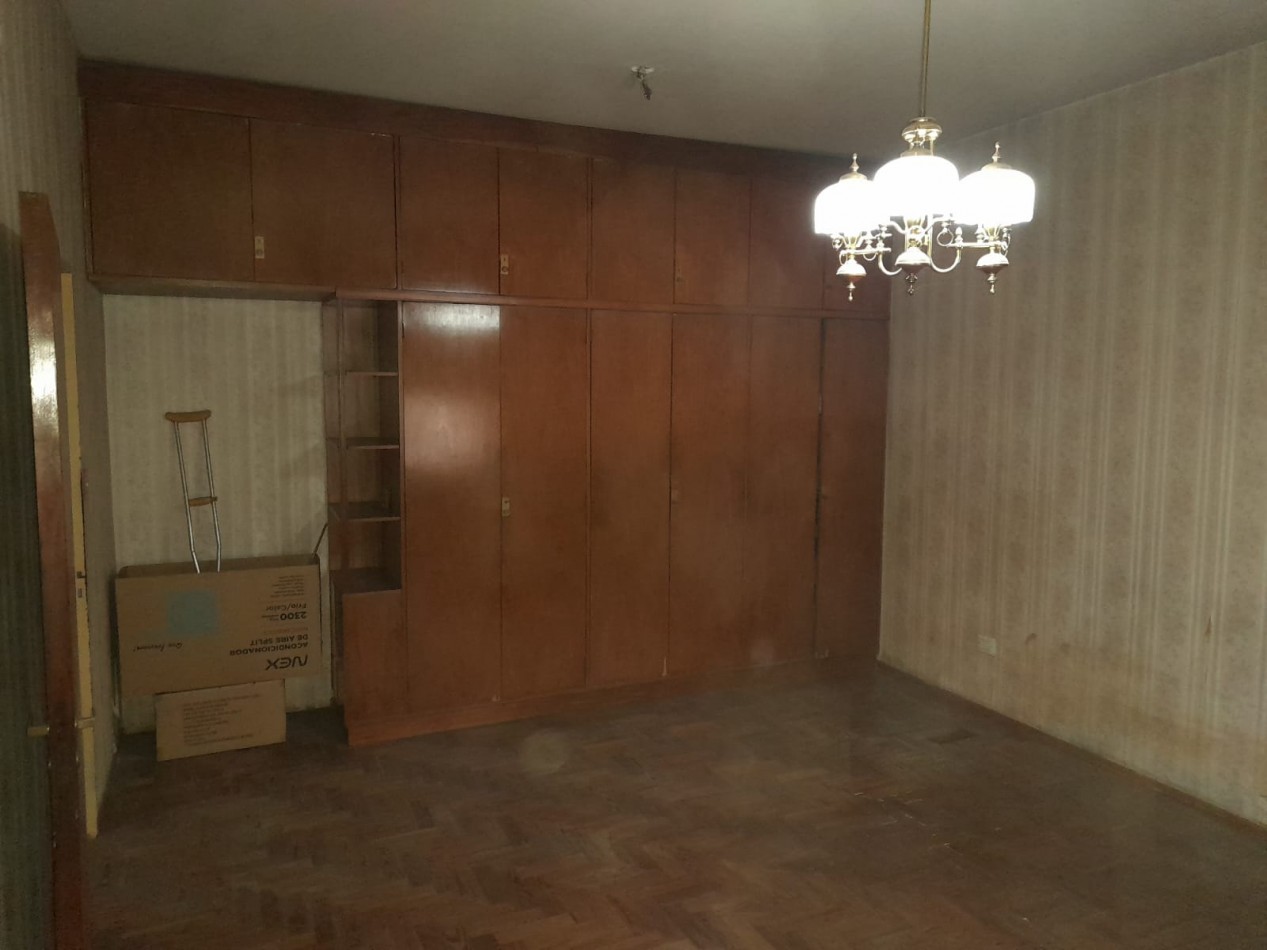 CASA EN VENTA. LAFERRERE CENTRO.